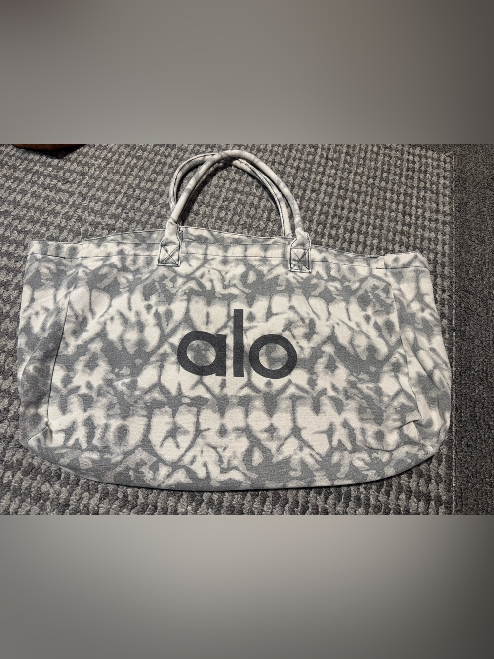 Alo Yoga Shopper Tote
